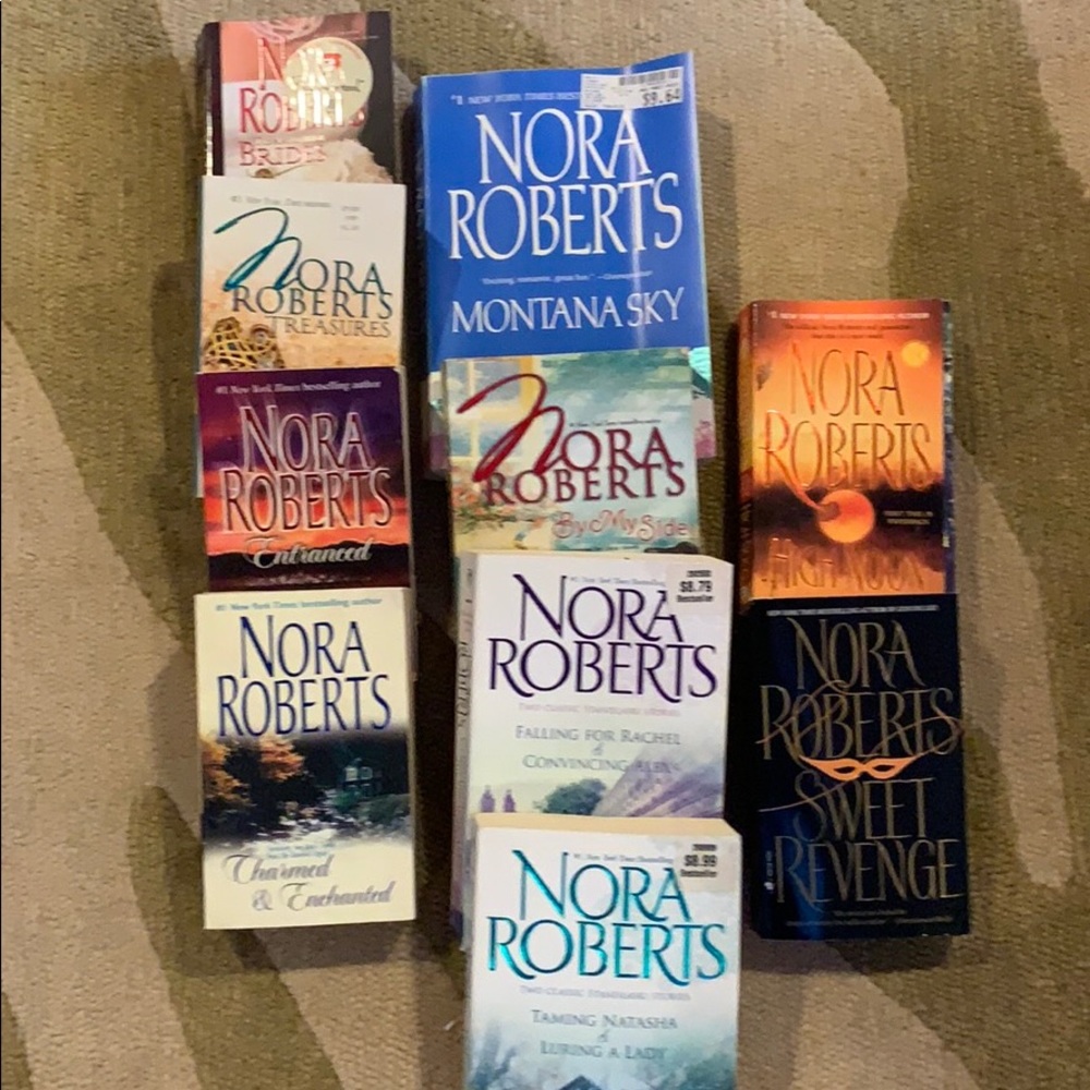 Ten (10!) NORA ROBERTS Romance Novels